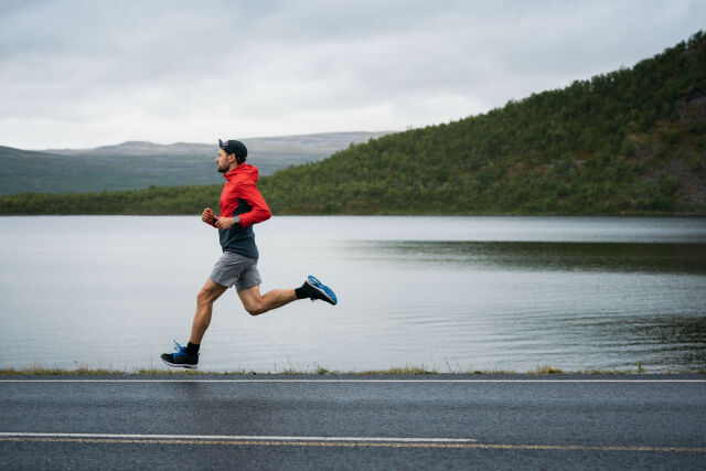 Jak biegać długie wybiegania – na czas czy na dystans?